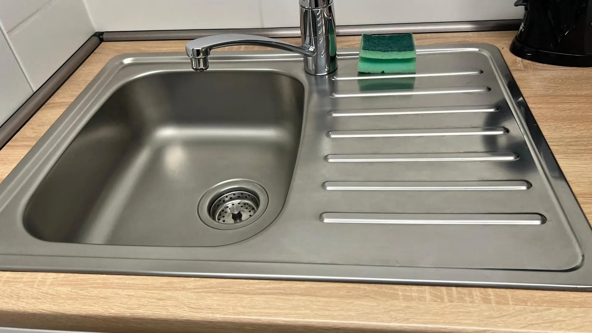 Modernes Untergeschoss-Apartment Hannover Appartamento